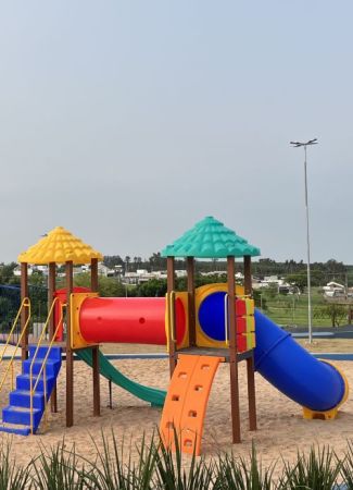 Praça Shuzi Aoki